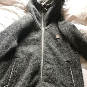 BRAND NEW WITHOUT TAGS BENCH ZIP UP